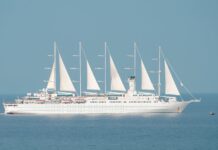 A Monopoli la più grande nave a vela da crociera al mondo