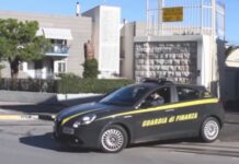 Monopoli, sequestrati prodotti non conformi agli standard di sicurezza. Sanzionati i titolari delle attività