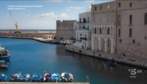 storia famiglia per bene 3 reference