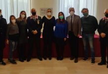 Monopoli, poliziotti aggrediti: il risarcimento in buoni farmaci per i più bisognosi