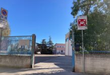Monopoli, divisa scolastica alla Bregante: 38 euro per felpa, pantalone e 2 t-shirt