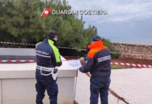 Monopoli, nella villa idromassaggio vista mare e campo da bocce in zona vincolata: area sequestrata