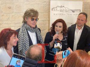 ronn moss laura demola