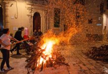Monopoli, 17 falò nel centro storico. La festa nel segno della tradizione