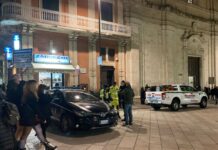 Monopoli, tavolini e sedie in strada senza concessione: sanzionate 5 attività nella notte dei falò