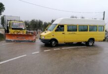 Emergenza neve a Monopoli, scuolabus scortato per riaccompagnare i bambini a casa