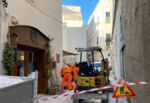 Monopoli, intervento al porto: non più acqua dalle mura e passaggio ripristinato