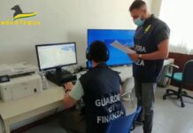 Finti contratti per permessi di soggiorno: arrestati un commercialista e 9 imprenditori nel Barese
