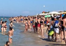 “Prendiamo il mare, ad esempio. Elemento naturale, teoricamente democratico, che dovrebbe accogliere chiunque. Ma la realtà è ben diversa…”