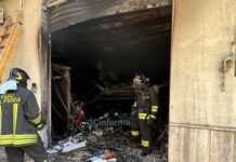 Incendio in un garage, fiamme domate dai Vigili del Fuoco