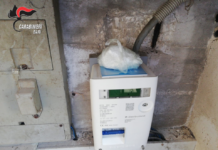 Cocaina nel vano motore dell’auto e nel contatore dell’energia, arrestati in 2