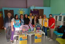 Lions Club Monopoli, raccolto e donato materiale scolastico per 1.500 euro