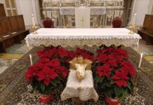Monopoli, la vigilia di Natale la processione del Bambinello per le vie del centro storico