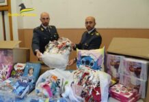 Cuscini per i bambini imbottiti con materiali di scarto e con marchio contraffatto, 2 denunce