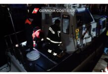 Giovane in mare recuperato dalla Guardia Costiera: in prognosi riservata a Monopoli