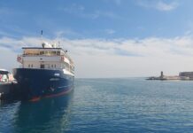 Monopoli, in porto spicca l’Artemis: turismo di lusso per 48 crocieristi