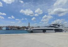 Monopoli, lusso estremo per soli 7 passeggeri: al porto il super yacht M/Y Heed