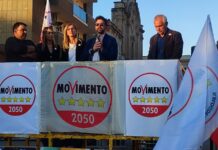 Monopoli, il comizio del M5S: “C’è bisogno di una svolta: la città a gente competente e con le mani libere”