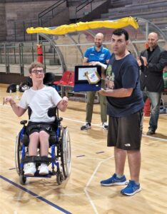 TORNEO DI LECCE BASKIN LA PREMIAZIONE DELLA SCUOLA BASKET DELFINI