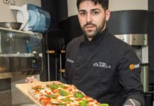 Esposto dai condomini alla Pizzeria Cirasella, dal locale: “Invidia o no, continuiamo a splendere!”