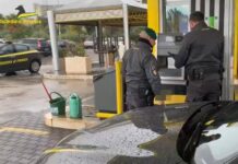 Controlli sui prezzi ai distributori di carburante: violazioni accertate dalla Finanza