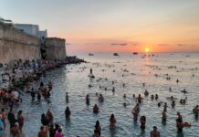 Monopoli, bagno all’alba: la tradizione si rinnova con Stefano Di Battista Quartet