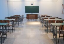 Monopoli, libri di testo: erogati i buoni digitali. L’elenco degli esercenti convenzionati