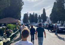 Monopoli, omaggio ai defunti. Cimitero aperto ad orario continuato