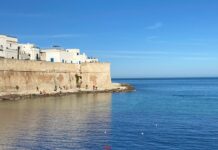 Monopoli, 21 gradi: al mare finché si può. L’estate prosegue d’inverno
