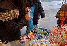 Monopoli, un gesto di solidarietà: 100 calze della Befana ai bambini