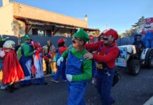 Sfilate, animazione e panzerotti: a Monopoli il Carnevale in Contrada. Oggi festa a Santa Lucia
