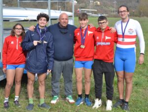 Gli atleti e Daniele Barone al meeting