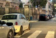 Monopoli, parcheggi selvaggi: 67 auto sanzionate. E c’è anche un “furbetto” del pass