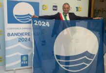 Monopoli ancora Bandiera Blu. Annese: “Sono venuto a prenderla e da Roma la porto a casa”