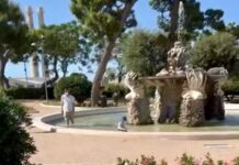 Monopoli, in 2 nella fontana della villa comunale. Le reazioni dei cittadini