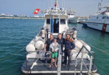 In balia delle onde, quattordicenne in sup salvato dalla Guardia Costiera