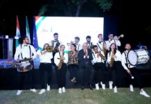 Esibizione internazionale per la Vagaband: il gruppo nato a Monopoli in India