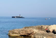 Monopoli, il superyacht Olokun: 50 metri di eleganza e lusso estremo sul mare