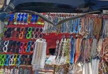 Monopoli, vendevano in spiaggia borse, occhiali e bigiotteria: maxi sequestro e 10mila euro di sanzione