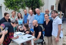Referendum per fermare l’autonomia differenziata, a Monopoli raccolte le prime 500 firme