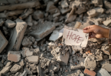 Hope, l’ultima opera di Davide Cocozza. La speranza, come la cometa, ricostruisce ed unisce