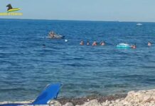Alla guida di un acquascooter rubato a Monopoli e con patente falsa: un arresto