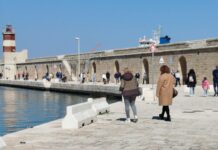Monopoli, Molo Margherita: si lavora per la riapertura del tratto dopo i cedimenti. E in zona torna la luce