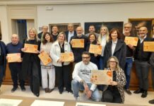 Monopoli, è quella di “Amen” la vetrina più votata. Pergamena ai 30 commercianti che hanno riempito d’amore la città