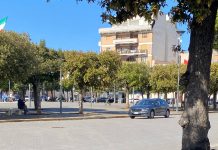 Monopoli, secondo caso in meno di 24h: un’altra auto percorre lo stradone della piazza