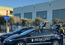 Monopoli, alla guida con il cellulare, senza cinture di sicurezza o senza assicurazione: pioggia di sanzioni