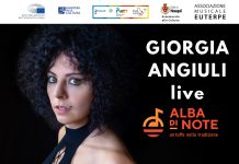 Monopoli, bagno all’alba del 1° settembre a Porto Rosso con la musica di Giorgia Angiuli