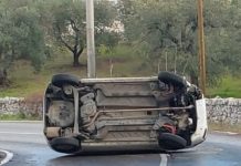 Monopoli, incidente stradale: auto ribaltata, ferita giovane conducente