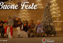 Monopoli, ecco il nuovo spot di Natale: Annese tra luci, giochi con bambini e un divieto infranto