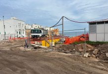 Monopoli, scatti dalla Portavecchia. Iaia: “Cantiere a pieno regime: stiamo demolendo il vecchio e mettendo in sicurezza la scogliera”
